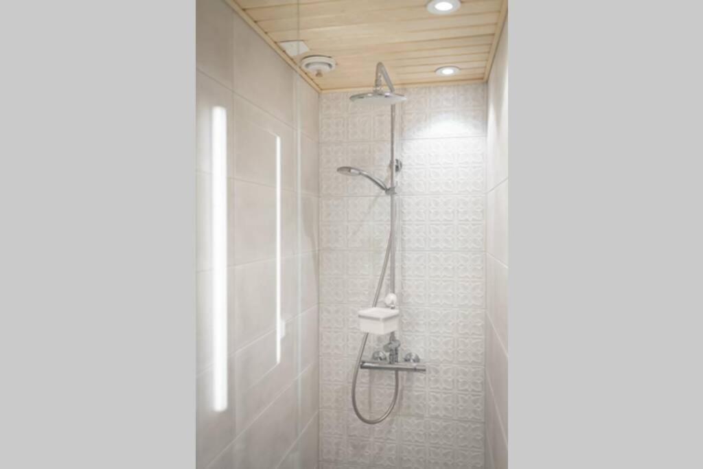 Cozy 1 Bedroom Apt And Free Parking By The Railway Station Оулу Екстериор снимка