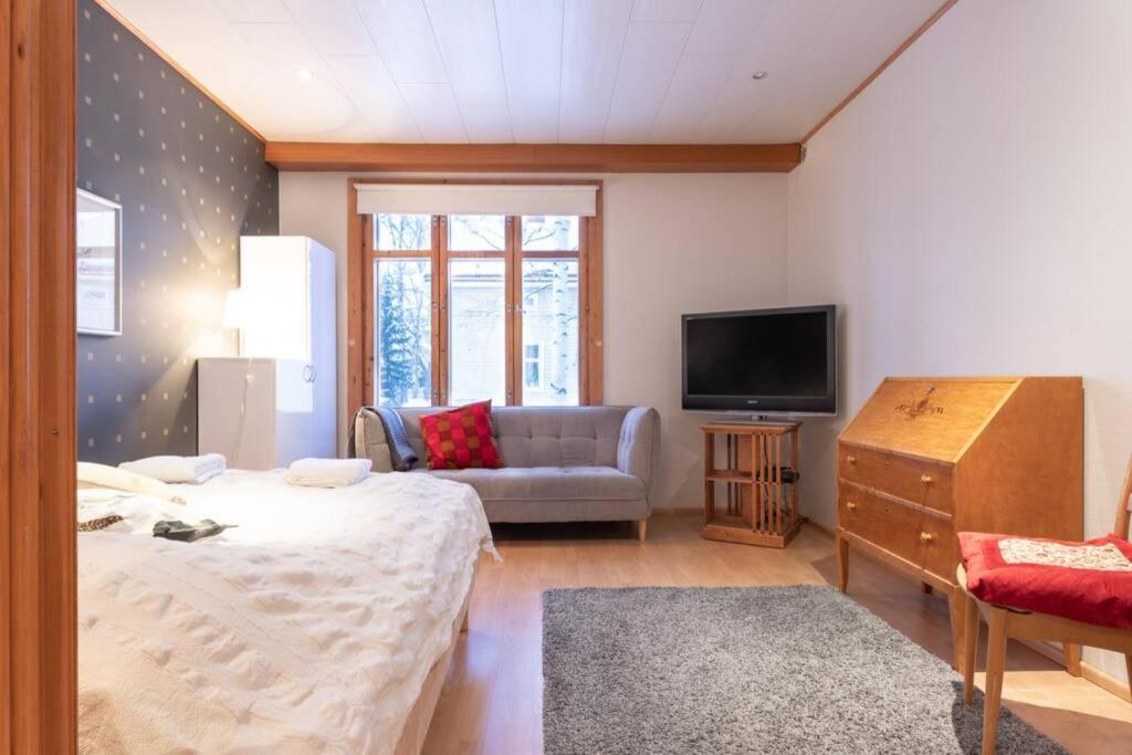 Cozy 1 Bedroom Apt And Free Parking By The Railway Station Оулу Екстериор снимка
